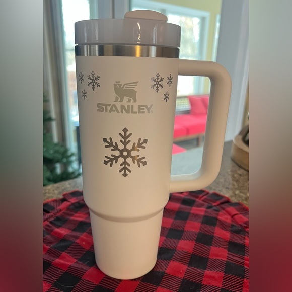 Stanley Frost White Tumbler Snowflake Design - Picture 6 of 6